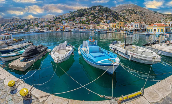 Symi Grecia Julio 2022 Puerto Symi Con Coloridas Mansiones Neoclásicas — Foto de Stock