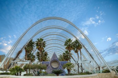 VALENCIA, SPAIN - 27 Mart 2022: L 'Umbracle in architectural complex, City of Arts and Sciences 