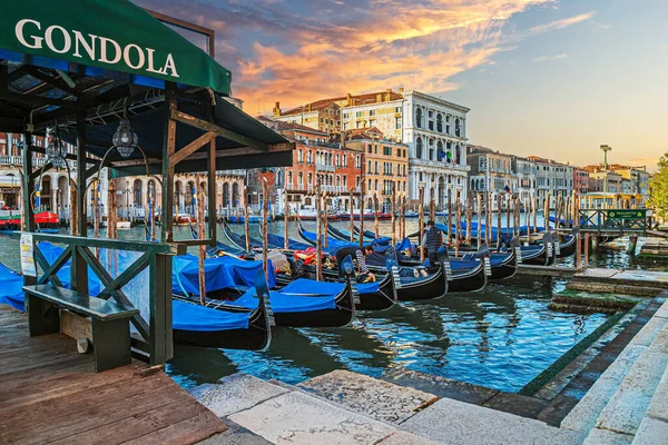 Venedig Italien März 2023 Gondelstation Traghetto Riva Del Vin Sestiere — Stockfoto