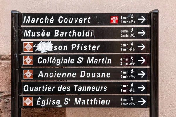 Colmar Alsace Γαλλια Μαϊου 2023 Πινακίδες Που Σηματοδοτούν Την Κατεύθυνση — Φωτογραφία Αρχείου
