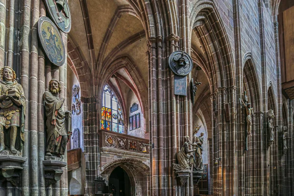 stock image Nuremberg, Bavaria, Germany - April 30, 2023: Interior view of St. Lorenz (St. Lawrence), a medieval Evangelical Lutheran Church built 1400-1477 in late German Sondergotik architecture. Has 3 organs.