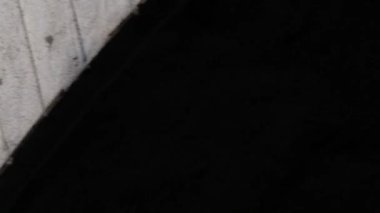 LJUBLJANA, SLOVENIA-HAZİRAN 5, 2022: Üçlü Köprü veya Fransisken Köprüsü, Ljubljanica Nehri üzerindeki 3 köprüden oluşan bir grup. 1842 'de kasaba tarafından Arşidük Franz Karl' a ithaf edilmiştir..