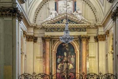 VALENCIA, SPAIN - MARCH 28, 2022: Interior of Valencia Cathedral, St Mary's Cathedral, a Roman Catholic church in Valencian Gothic architectural style. Consecrated in 1238 and groundbreaking in 1262.
