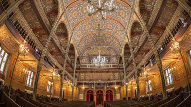 Bükreş, Romanya - 27 Kasım 2019: Viyana Leopoldstadt-Tempelgasse Büyük Sinagogu 'nun bir kopyası. Enderle ve Freiwald tarafından tasarlandı ve 1857-1867 yılları arasında inşa edildi..