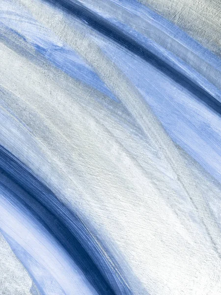 シルバーのストライプ 抽象的なブラシの質感 創造的な手描きの背景 キャンバス上のアクリル絵具で青 現代美術 — ストック写真