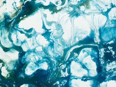 Soyut fantastik mavi ve yeşil yaratıcı resim. El çizimi, izlenimcilik tarzı, renk dokusu, fırça darbeleri, sanat arka planı. Modern sanat.