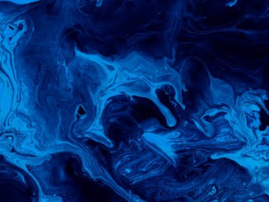 Mavi soyut fantastik yaratıcı el resmi koyu arkaplan, mermer ve fırça dokusu, soyut okyanus, akrilik resim. Modern sanat.