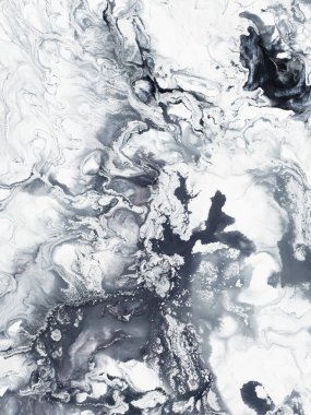 Siyah ve beyaz soyut fantastik dalga, yaratıcı el boyası arka plan, mermer ve fırça dokusu, soyut okyanus, akrilik resim. Çağdaş sanat.