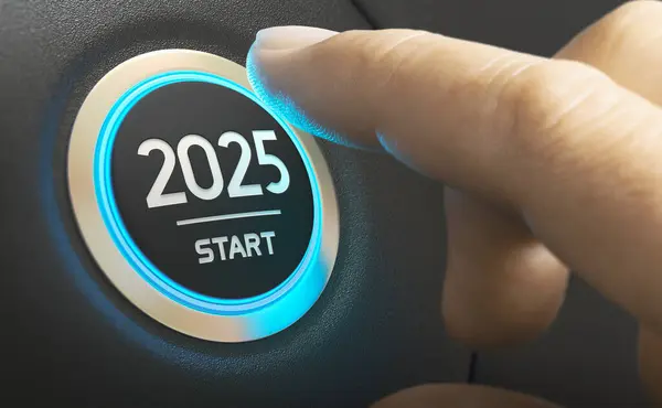 Palcem Nacisnąć Przycisk Zapłonu Samochodu Tekstem 2025 Start Rok Dwa — Zdjęcie stockowe