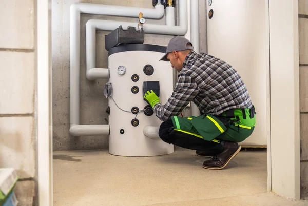 Caucasian Hvac Technician His 40S Finishing Installation Residential Gas Heating — Fotografia de Stock