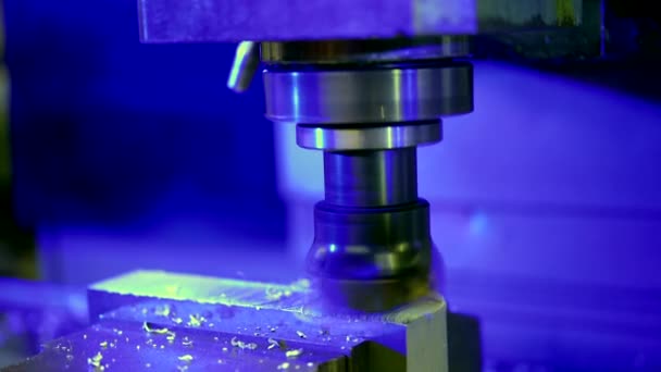 Máquina Trituração Metal Moderna Processo Metalurgia Fechar Vídeo — Vídeo de Stock