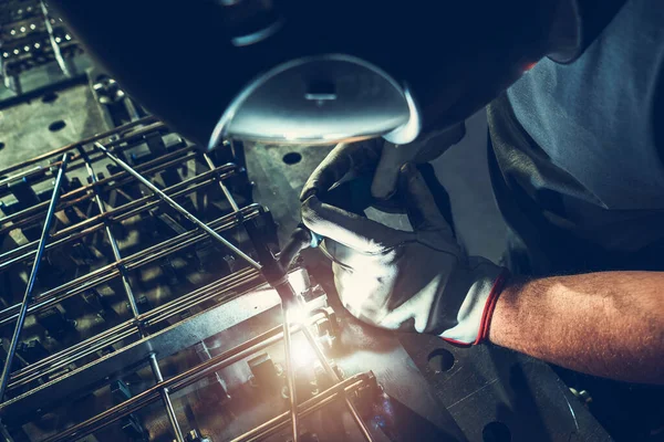 Professional Welder Welding Metal Elements Metalworking Industry Theme — Stock Photo, Image