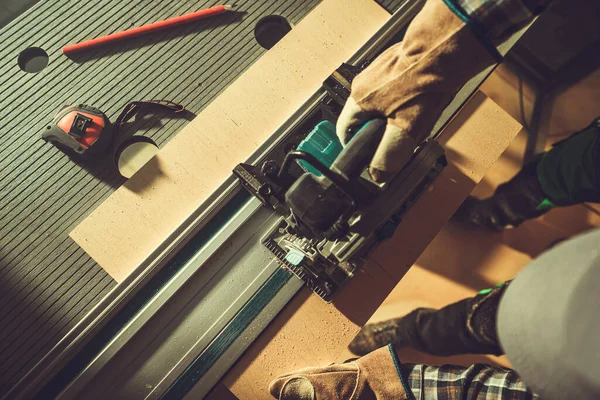 Top View Power Saw Wordt Bediend Door Professionele Timmerman Een — Stockfoto