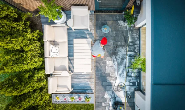Top View Caucasian Home Owner Washing Walkway His Small Backyard — Φωτογραφία Αρχείου