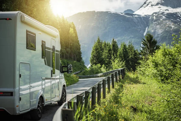 Modern Semi Integral Camper Van Scenic Norwegian Route Hot Summer — Stock Photo, Image