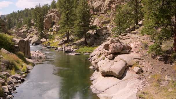 Jedenáct Mil Kaňon South Platte River Rybaření Coloradu — Stock video