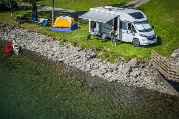 Aerial View Motorhome Traveler Enjoying Coffee Front His Setting Campsite — Stock Photo, Image