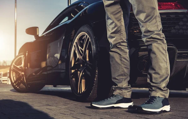 Closeup Male Legs Sports Shoes Next Modern Sport Car Luxury — Stock Photo, Image