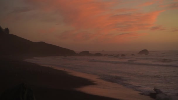 Sahne Kuzey Kaliforniya Plaj Günbatımı Crescent City Yakınlarında — Stok video