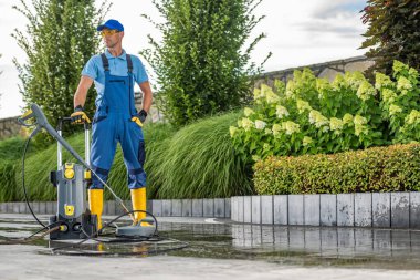 Beyazlı Bahçe İşçisi tarafından gerçekleştirilen Bahar Saati Baskısı Yıkama