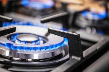 Yanan Propan Gaz Ocağı Mutfak Ekipmanı Kapatın