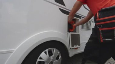 Kamp Vans Teknisyeni Temizlik Karavanı Tuvalet Kaseti