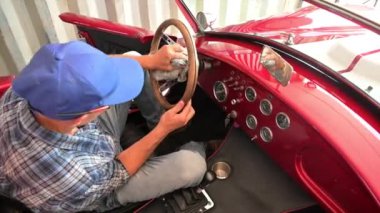 Antika Araçlar Klasik Araba İçi Temizliği Aranıyor