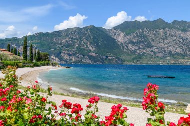 Campagnola plajlı manzara, Garda Gölü, İtalya
