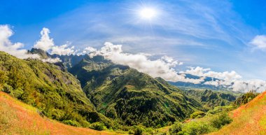 Piton des Neiges dağının manzarası, La Reunion Adası
