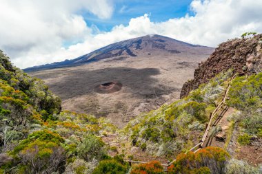 Piton de la Fournaise volkanı manzarası, Reunion Adası Ulusal Parkı