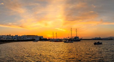 Gün batımında Küçük Venedik 'le manzara, Yunanistan' daki Mykonos adası Cyclades