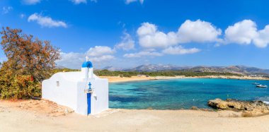 Gözlerden uzak kumsal Alyko, Naxos Adası, Yunanistan Cyclades 'in muhteşem manzarası