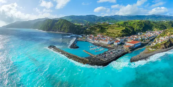 Azores의 Sao Miguel 사이에 아름다운 Povoacao의 숨막히는 스톡 사진