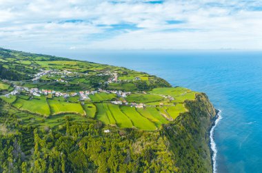 Sao Miguel adasının kuzeydoğu kıyısı, Azores takımadası, Portekiz.