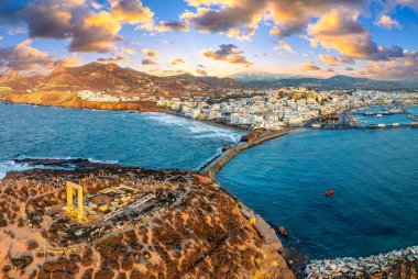 Günbatımında Naxos Chora kasabasının Panorama 'sı, Naxos Adası, Yunanistan Cyclades