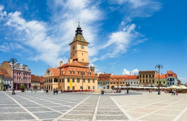 Brasov, Romanya - 2 Haziran 2025: Council Square Brasov, Transilvanya tarihi