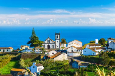Sao Miguel adasının Nordeste bölgesindeki Pedreira köyü, Azores takımadası, Portekiz