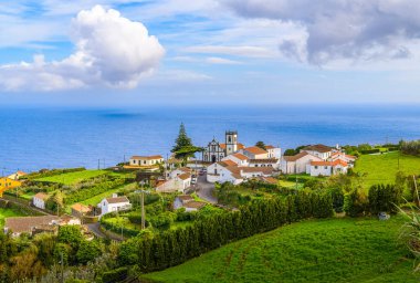 Sao Miguel adasının Nordeste bölgesindeki Pedreira köyü, Azores takımadası, Portekiz