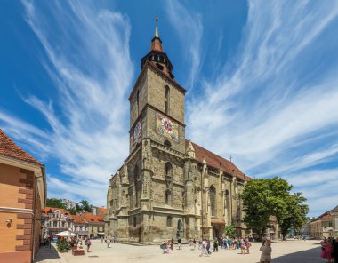 Brasov, Romanya - 18 Haziran 2025: Ortaçağ siyah kilisesi, Brasov, Transilvanya, Romanya