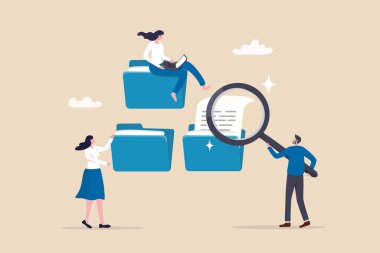 Belge, içerik veya araştırma kağıdı, belgelendirme dosyası klasörü depolama, rapor veya evrak, arama veya dosya arşivi, ofis sözleşmesi konsepti, kağıt belge dosya dizini ile çalışan iş adamları.