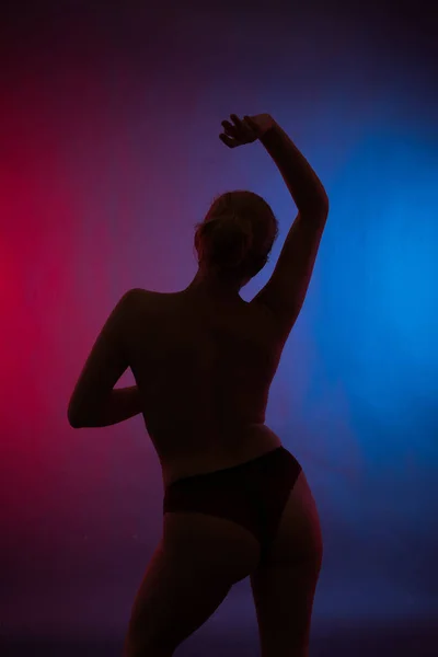 Topless Sensuele Blanke Vrouw Een Zwarte Achtergrond — Stockfoto