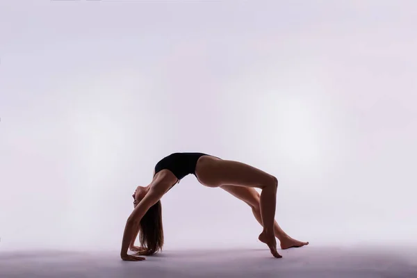 Young Beautiful Yoga Female Posing Studio Background — Stock Photo, Image