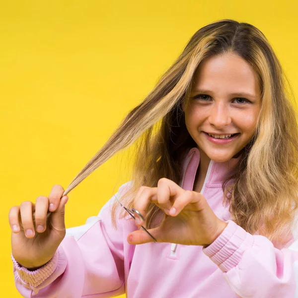 Child Adorable Girl Hairdresser Cutting Long Blonde Hair Metallic Scissors — Stok fotoğraf