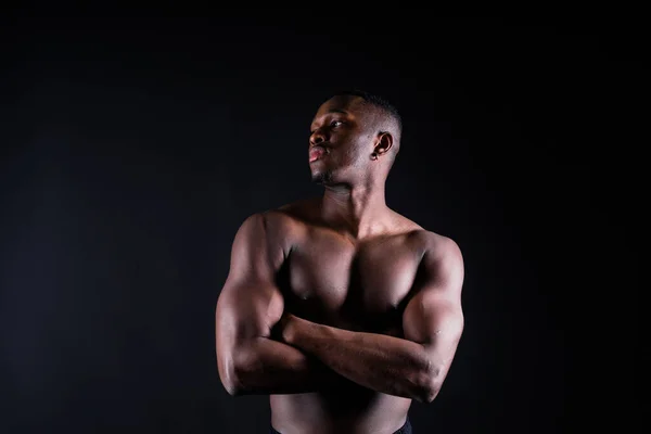 Hombre Africano Negro Muscular Con Músculos Abdominales Determinación Del Ejercicio —  Fotos de Stock