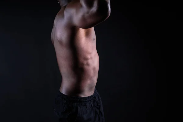 Músculo Cuerpo Piel Retrato Del Hombre Negro Sobre Fondo Oscuro —  Fotos de Stock