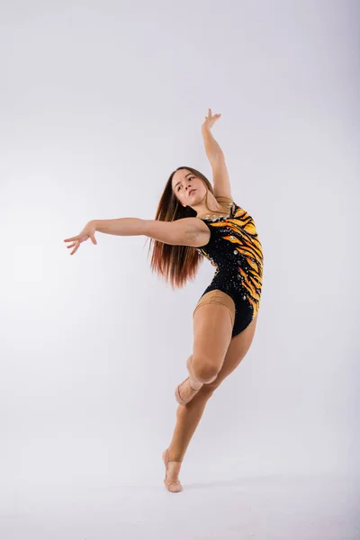 High Jump Flight Flexible Girl Rhythmic Gymnastics Artist Jumping Grace — Stock Photo, Image