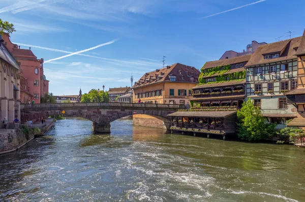 Impression Idyllique Bord Eau Autour Quartier Nommé Petite France Strasbourg — Photo