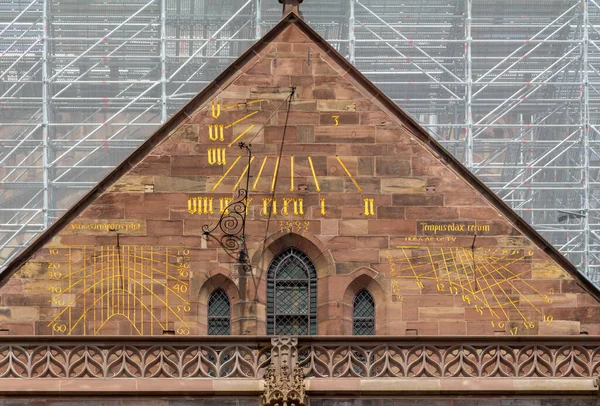 Närbild Skott Inklusive Historisk Solur Strasbourgs Katedral Solig Atmosfär — Stockfoto