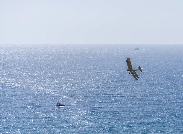 Biplane Flying Open Sea Seen Italy — Stock Photo, Image