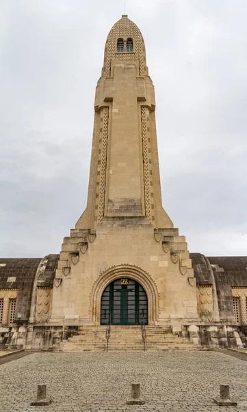 Entré Till Douaumont Ossuary Ett Minnesmärke Beläget Nära Verdun Frankrike — Stockfoto